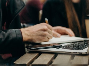 東莞人注冊香港公司全流程指南，手把手教你一步步搞定！