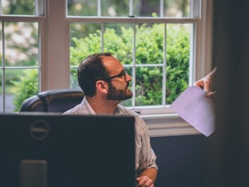 臨安注冊(cè)香港公司如何選擇靠譜代理公司？