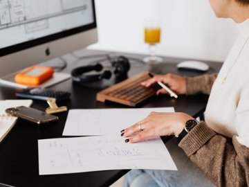 香港公司遷冊全攻略：條件、流程與風(fēng)險(xiǎn)防范（2025最新）