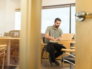 美國綠卡持有者能否在香港注冊公司？詳解與注意事項(xiàng)