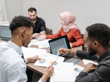 高效查詢金融牌照的全面指南，避免踩雷陷阱！